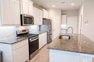 213 Mossy Clf Ln, Fort Worth, TX 76052 - Photo 6