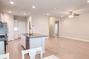 213 Mossy Clf Ln, Fort Worth, TX 76052 - Photo 10