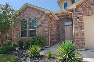 213 Mossy Clf Ln, Fort Worth, TX 76052 - Photo 2