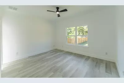 316 Beckham Street W, Sulphur Springs, TX 75482 - Photo 8