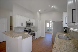 562 Continental Dr, Lewisville, TX 75067 - Photo 6