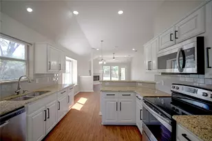 562 Continental Dr, Lewisville, TX 75067 - Photo 10
