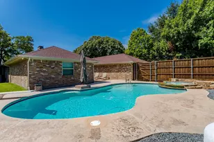 10139 Cherry Tree Dr, Dallas, TX 75243 - Photo 36