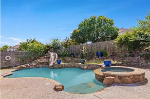 6113 Cliffbrook Dr, North Richland Hills, TX 76180 - Photo 4