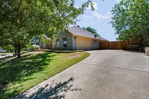 2018 Timber Cove Ct, Weatherford, TX 76087 - Photo 4