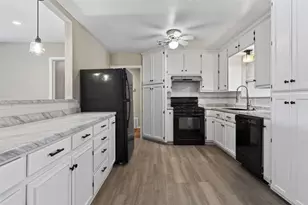 702 N Rita St, Lacy Lakeview, TX 76705 - Photo 22