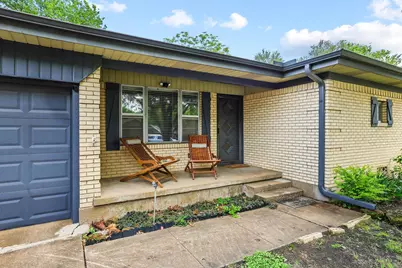 813 S Andrews Street, Sherman, TX 75090 - Photo 2