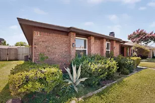 304 Cole St, Garland, TX 75040 - Photo 2