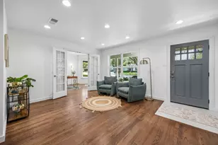 6718 Hialeah Dr, Dallas, TX 75214 - Photo 2