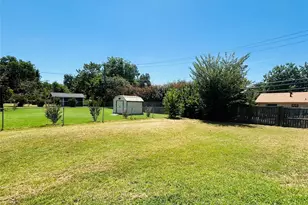 4425 Wedgmont Cir S, Fort Worth, TX 76133 - Photo 18