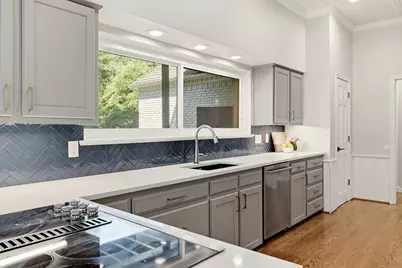 8814 Sanshire Avenue, Dallas, TX 75231 - Photo 12