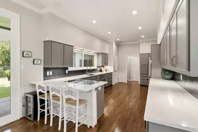 8814 Sanshire Avenue, Dallas, TX 75231 - Photo 10