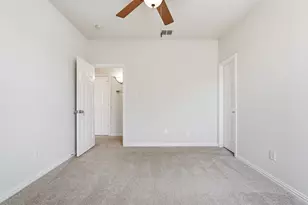 11327 Mounts Run Dr, Dallas, TX 75218 - Photo 36