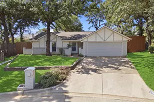 2400 York Minster Ct, Arlington, TX 76006 - Photo 2