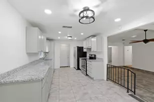 2400 York Minster Ct, Arlington, TX 76006 - Photo 8