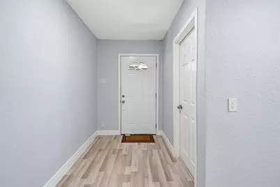 831 Kelso Drive, Dallas, TX 75211 - Photo 2