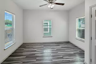 1719 25th St, Fort Worth, TX 76164 - Photo 10