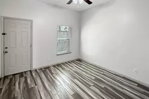 1719 25th St, Fort Worth, TX 76164 - Photo 8