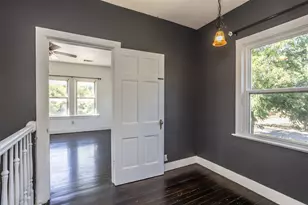610 S Lee St, Valley View, TX 76272 - Photo 32