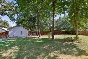 610 S Lee St, Valley View, TX 76272 - Photo 34