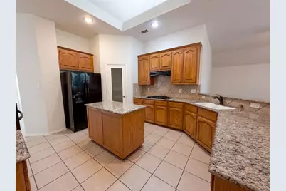 8526 Vista Grande Drive, Dallas, TX 75249 - Photo 10