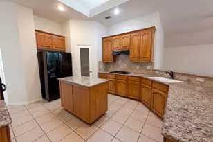 8526 Vista Grande Dr, Dallas, TX 75249 - Photo 10