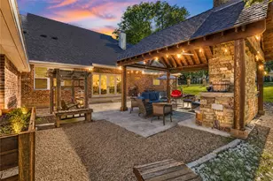 101 Beacon Ct, Mabank, TX 75143 - Photo 2