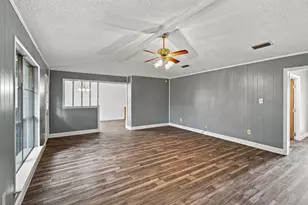 809 S Atkerson Ln, Euless, TX 76040 - Photo 16