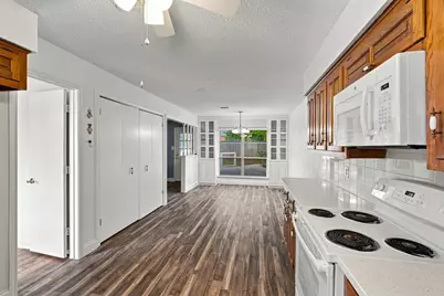809 S Atkerson Lane, Euless, TX 76040 - Photo 8