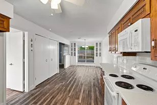 809 S Atkerson Ln, Euless, TX 76040 - Photo 8