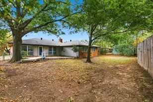 809 S Atkerson Ln, Euless, TX 76040 - Photo 30