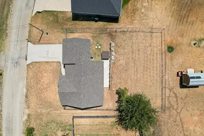 624 Lunar Circle, Granbury, TX 76049 - Photo 22