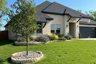546 Roberts Run, Sherman, TX 75092 - Photo 2