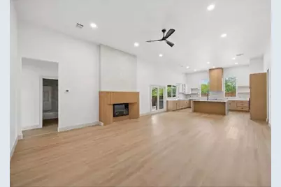 546 Roberts Run, Sherman, TX 75092 - Photo 2