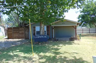 809 Chestnut St, Aubrey, TX 76227 - Photo 1