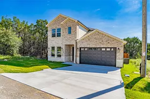 5702 Barkridge Dr, Granbury, TX 76048 - Photo 2