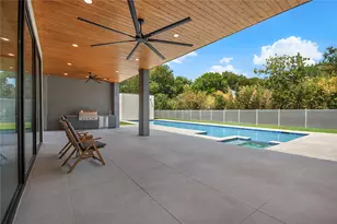 10230 Marsh Ln, Dallas, TX 75229 - Photo 30