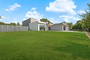 10230 Marsh Ln, Dallas, TX 75229 - Photo 4