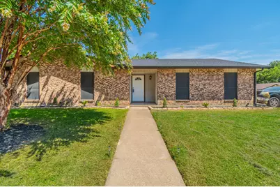 1011 Whippoorwill Court, Arlington, TX 76014 - Photo 2