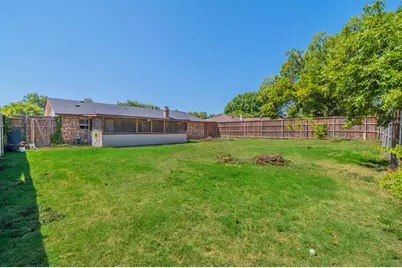 1011 Whippoorwill Court, Arlington, TX 76014 - Photo 2