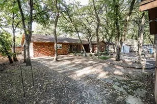 1233 Kathryn St, Hurst, TX 76053 - Photo 10