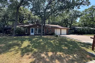 1233 Kathryn St, Hurst, TX 76053 - Photo 2
