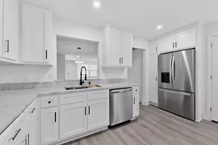 7708 Royal Ln, Dallas, TX 75230 - Photo 16