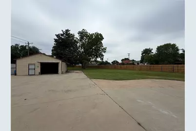 1264 E Maddox Avenue, Fort Worth, TX 76104 - Photo 6