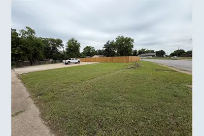 1264 E Maddox Avenue, Fort Worth, TX 76104 - Photo 14