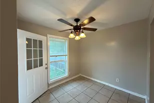358 Valley Park Dr, Garland, TX 75043 - Photo 2