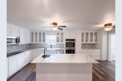 923 S Lindsay Street, Gainesville, TX 76240 - Photo 2