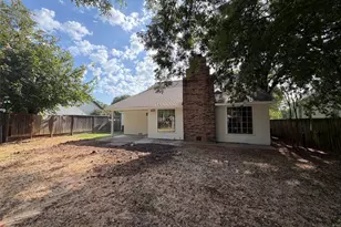 923 S Lindsay St, Gainesville, TX 76240 - Photo 4