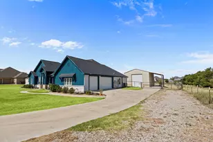 345 Palo Alto Dr, Springtown, TX 76082 - Photo 2