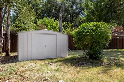 5748 Wimbleton Way, Fort Worth, TX 76133 - Photo 30